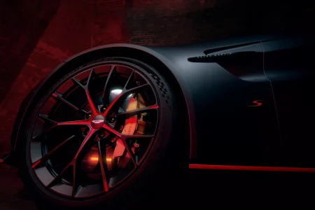 aston martin vantage s gfos 18