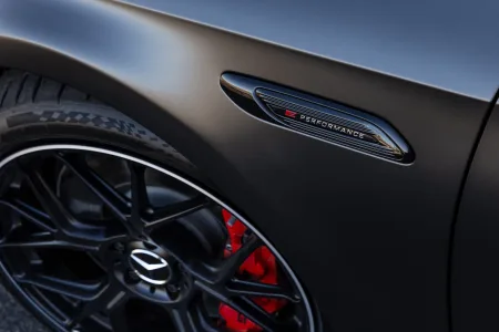 Mercedes amg responde a los puristas con cifras 680 cv tres motores y el cla mas potente jamas fabricado 10