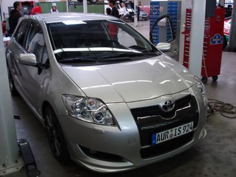 El Toyota Auris se pasa por el gimnasio